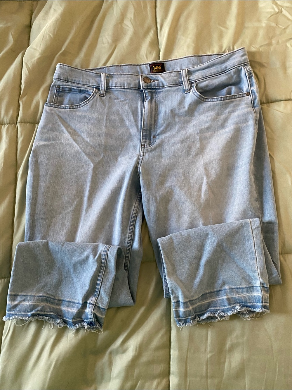 Lee Light Wash Ankle Crop Frayed Hem Women's Jeans